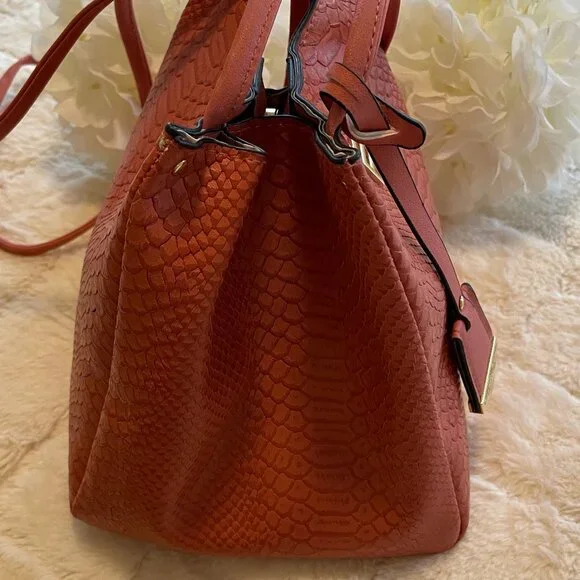 London Fog Bucket Cossbody Bag NWOT - Picture 5 of 15